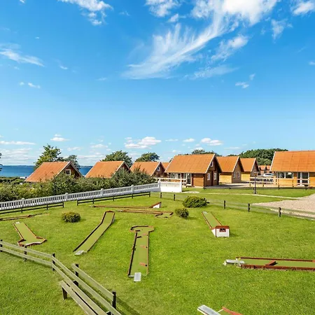 2 Bedroom Beautiful In Σπίτι διακοπών *