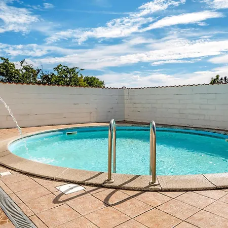 2 Bedroom Beautiful In *