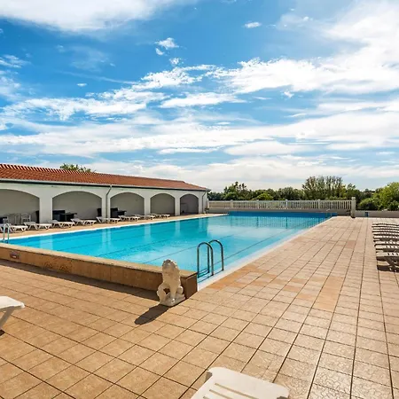 Σπίτι διακοπών 2 Bedroom Beautiful In